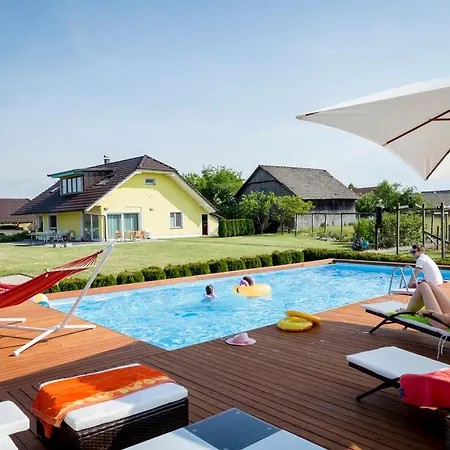 Villa Ana Borst (Metlika)