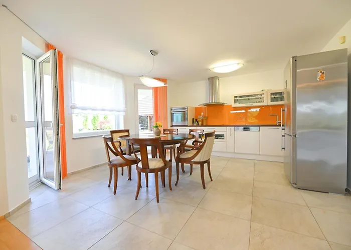 ヴィラ Ana Boršt